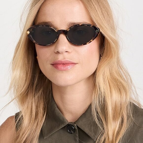 Versace VE4469 547172  Sunglasses White/Gold Oval Frame, Blue Lenses - Picture 6 of 11